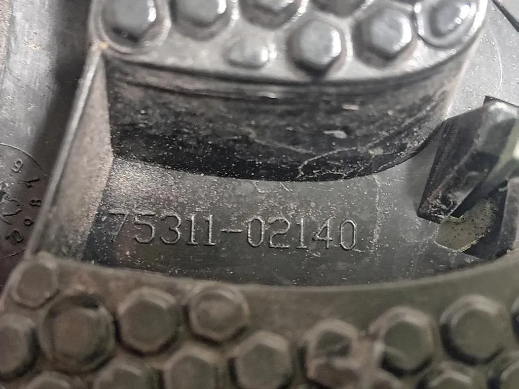 Stemma ANT 75311-02140 Toyota Yaris IV 2014