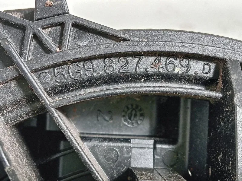 Stemma Portello POST 5G9827469D Volkswagen GOLF VII 2017