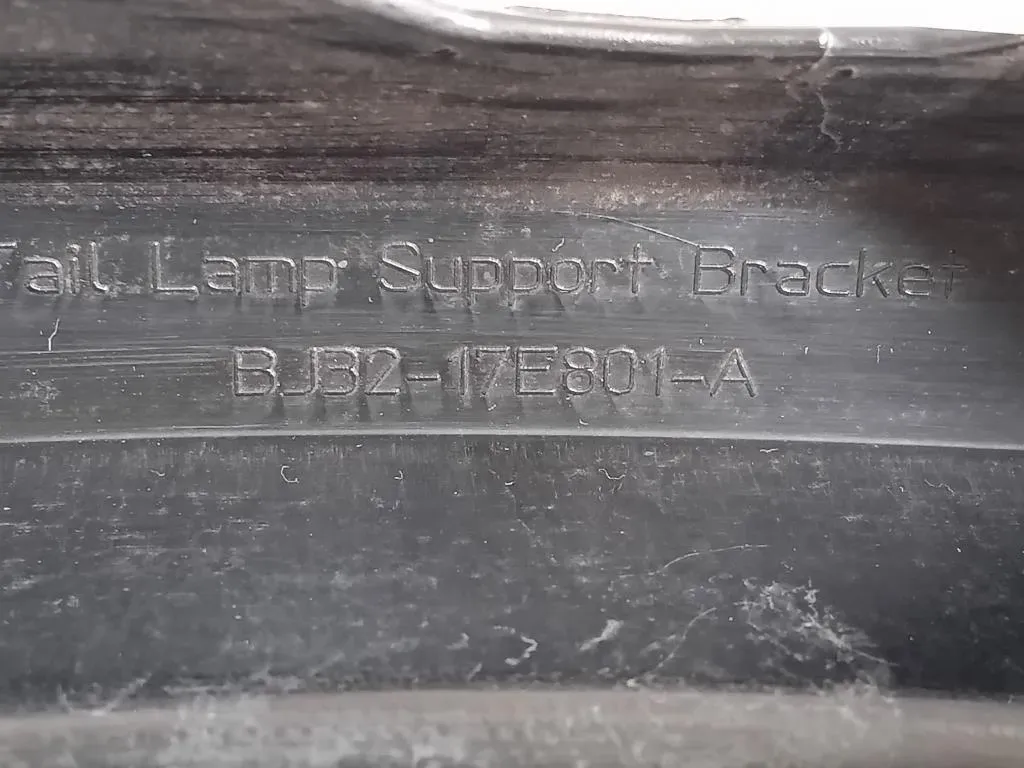 Supporto Fanale POST SX BJ32-17E801-A SX Land Rover Range Rover Evoque I 2011