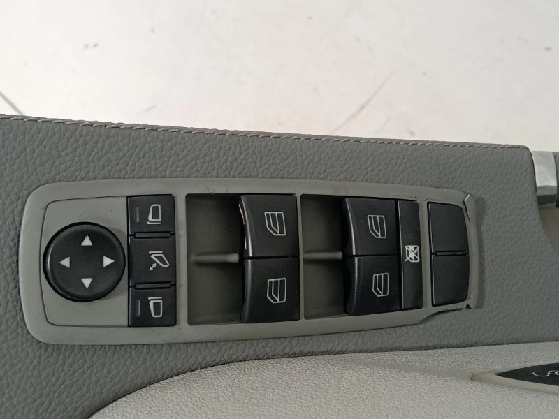 Pannello Rivestimento Porta ANT SX PANNELLO RIVESTIMENTO PORTA ANT SX Mercedes Classe R W251 2006