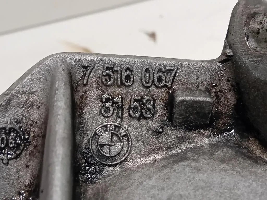 Supporto Motore 75160673153 Bmw X3 E83 2004