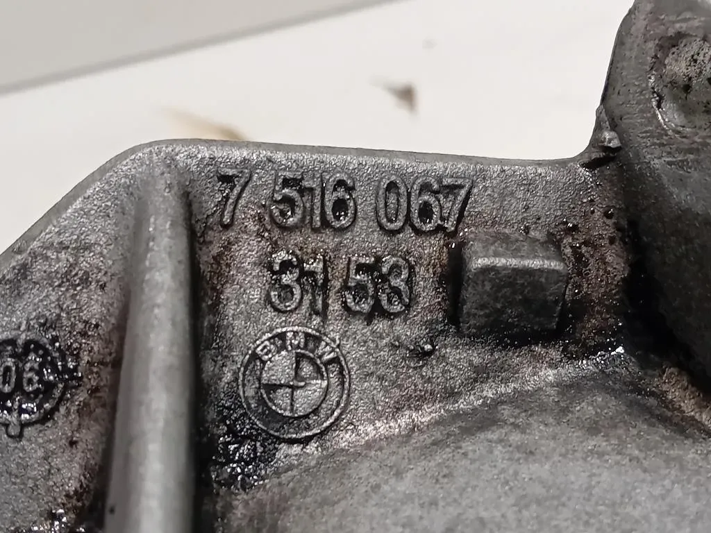 Supporto Motore 75160673153 Bmw X3 E83 2004