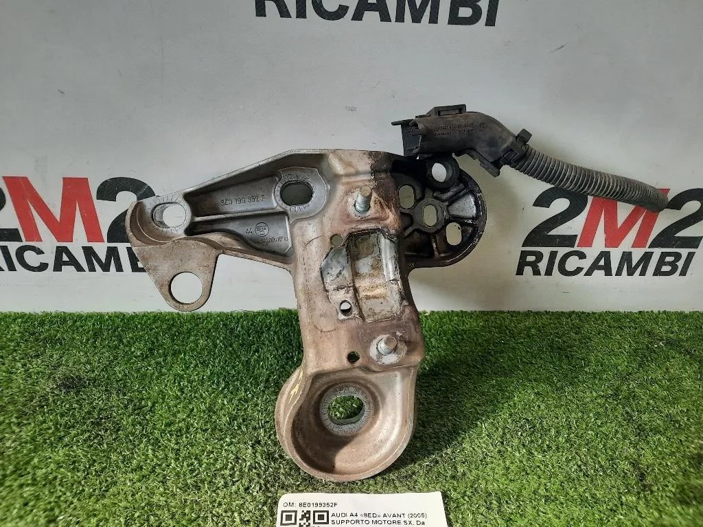 Supporto Motore SX 8E0199352F Audi A4 8ED Avant 2005 Supporto Motore SX 8E0199352F Audi A4 8ED Avant 2005