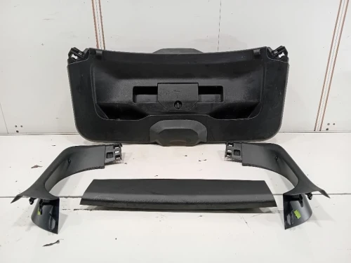 Pannello Rivestimento Portello Centrale POST Peugeot 2008 II 2020