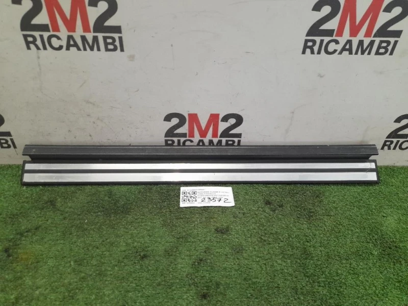 Pannello Rivestimento Sottoporta ANT DX A12468007359051 Mercedes Classe E W124 1985