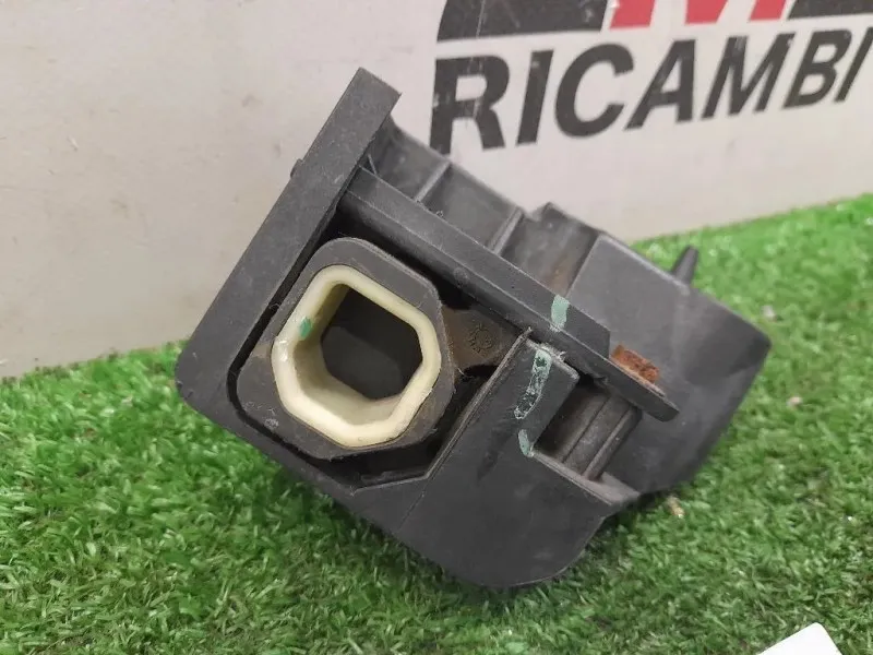 Supporto Radiatore Acqua ANT DX 8A9494200 Fiat 500L 2013