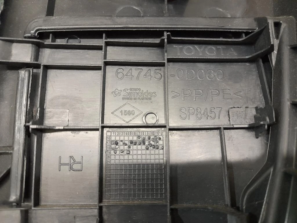 Pannello Rivestimento Traversa Batticofano 647800D010 Toyota Yaris IV 2017