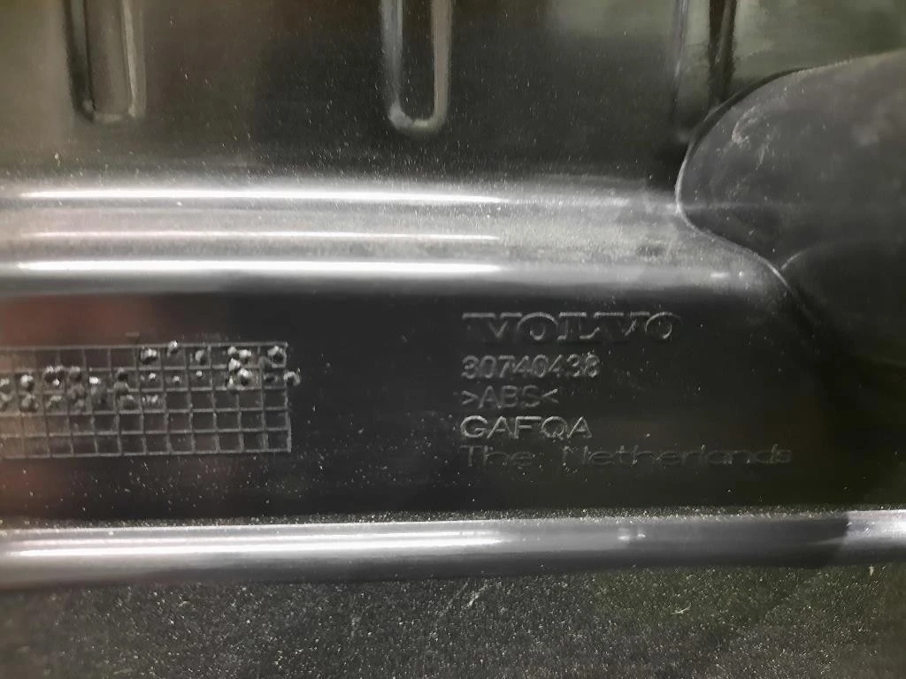 Pannello Rivestimento Traversa Batticofano 30740438 Volvo XC60 I 2009