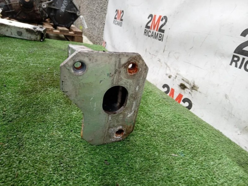 Supporto Radiatore Acqua ANT SX Alfa Romeo Giulietta 2010