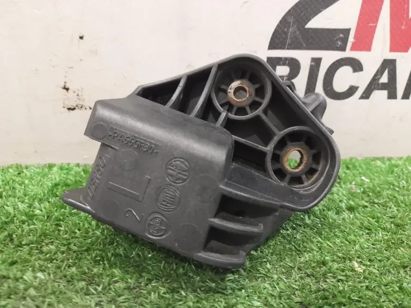 Supporto Radiatore Acqua ANT SX 8A9494100 Fiat 500L 2013