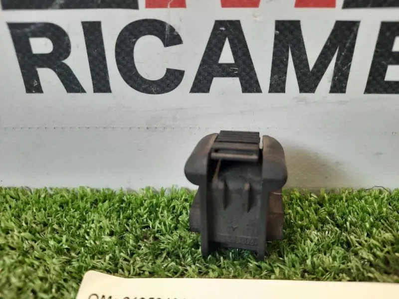 Supporto Radiatore Acqua ANT SX 2105040146 Mercedes Classe SLK R170 1997