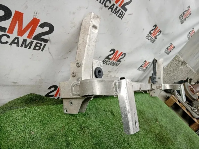 Supporto Radiatore Acqua INF ANT SUPPORTO RADIATORE ACQUA INF ANT Mercedes Classe B W246 2012