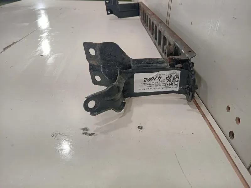 Supporto Radiatore Acqua INF ANT SUPPORTO RADIATORE ACQUA INF ANT Volvo V60 I 2010