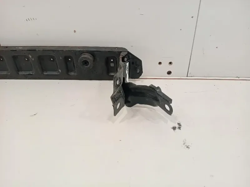 Supporto Radiatore Acqua INF ANT SUPPORTO RADIATORE ACQUA INF ANT Volvo V60 I 2010