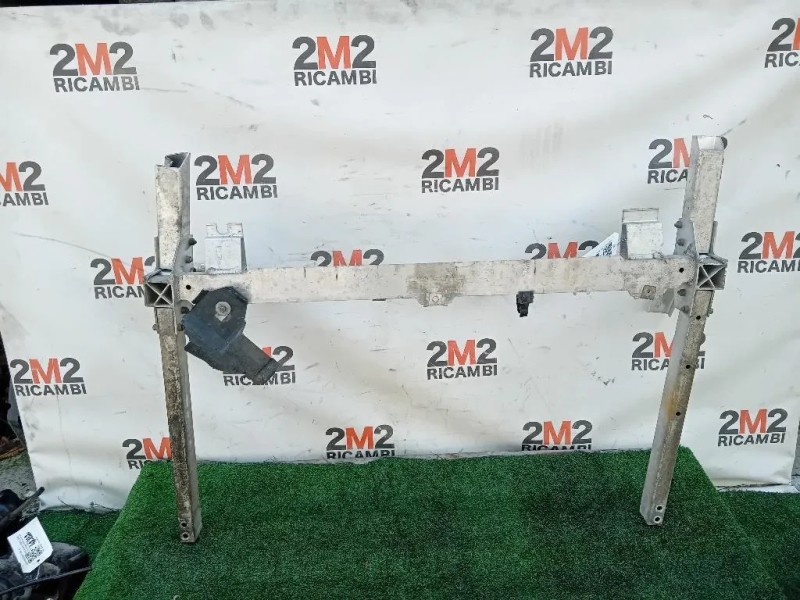 Supporto Radiatore Acqua SUP ANT SUPPORTO RADIATORE ACQUA SUP ANT Mercedes Classe B W246 2012