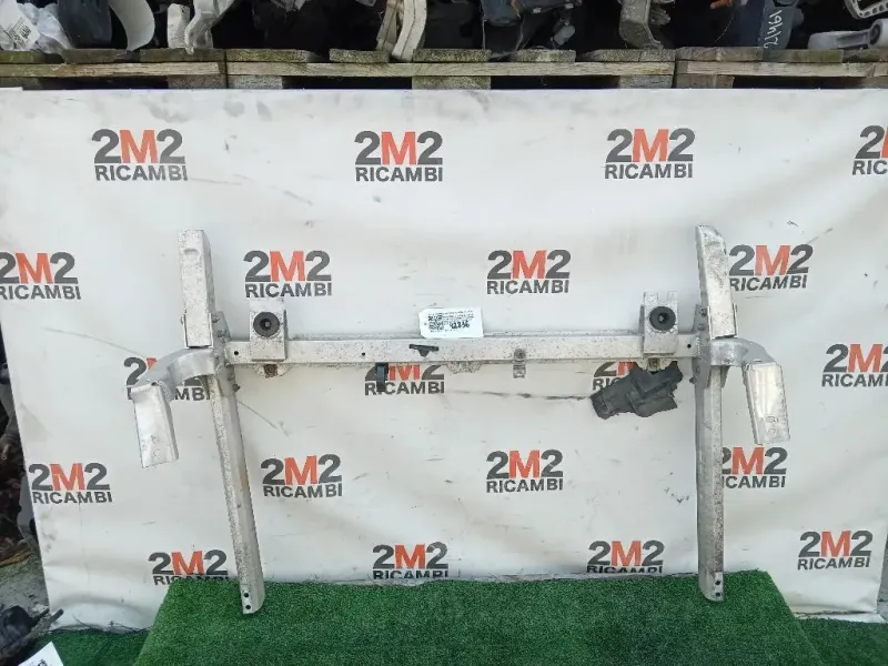 Supporto Radiatore Acqua SUP ANT SUPPORTO RADIATORE ACQUA SUP ANT Mercedes Classe B W246 2012