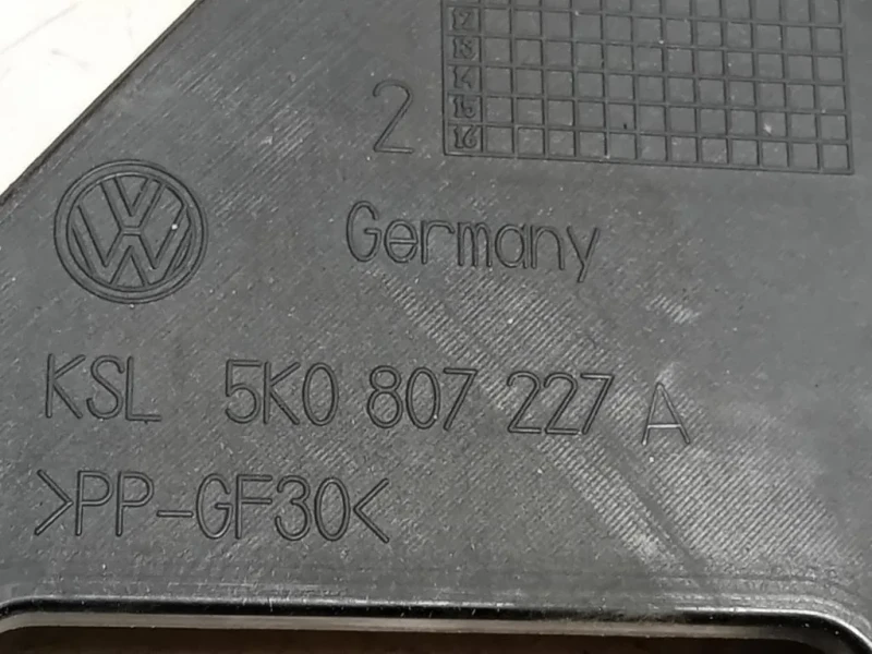 Supporto Spoiler Paraurti ANT SX 5K0 807 227 A STAFFA FARO Volkswagen GOLF VI 2009