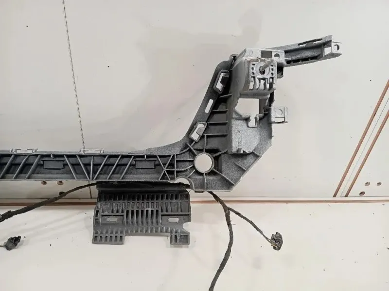 Supporto Spoiler Paraurti POST 8W9 807 385 Audi A4 8W5 Avant 2015