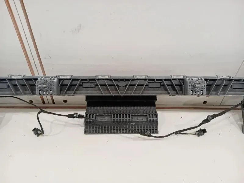 Supporto Spoiler Paraurti POST 8W9 807 385 Audi A4 8W5 Avant 2015