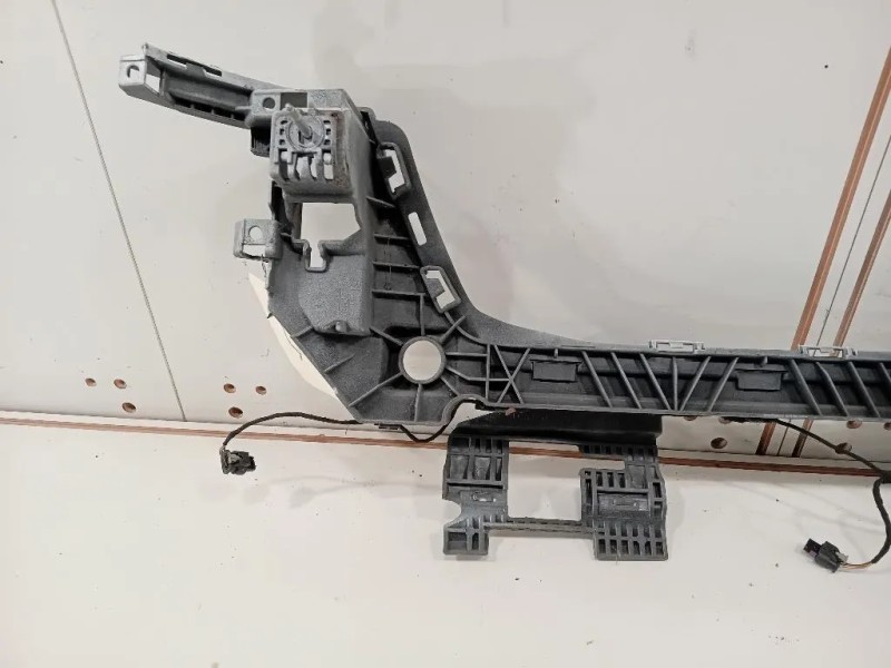 Supporto Spoiler Paraurti POST 8W9 807 385 Audi A4 8W5 Avant 2015