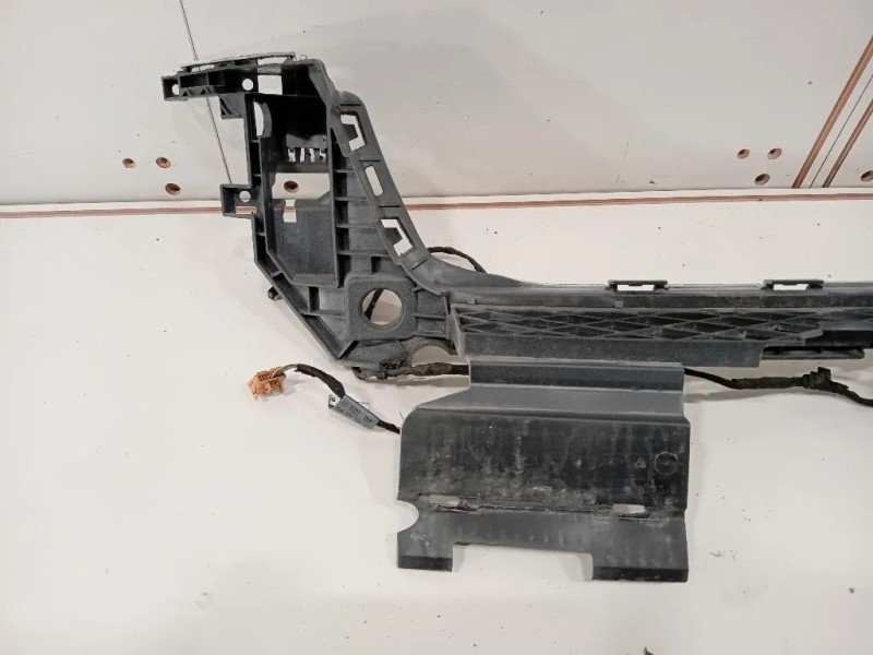 Supporto Spoiler Paraurti POST 8W9 807 385 Audi A4 8W5 Avant 2015