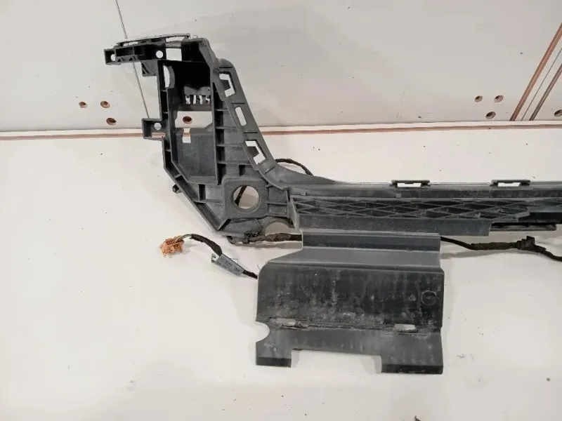 Supporto Spoiler Paraurti POST 8W9 807 385 Audi A4 8W5 Avant 2015