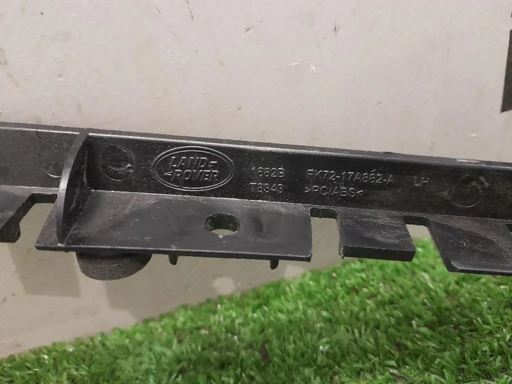 Supporto Spoiler Paraurti POST FK7217A882A Land Rover Discovery V 2016