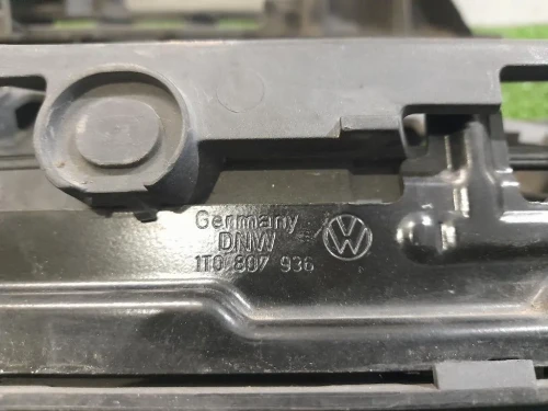 Supporto Spoiler Paraurti POST 1T0807936 Volkswagen Caddy III 2004