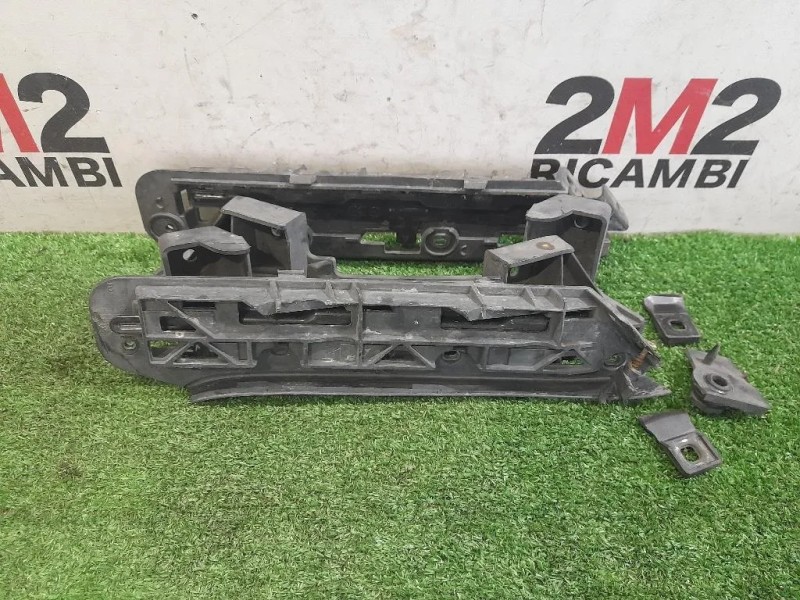 Supporto Spoiler Paraurti POST 1T0807936 Volkswagen Caddy III 2004