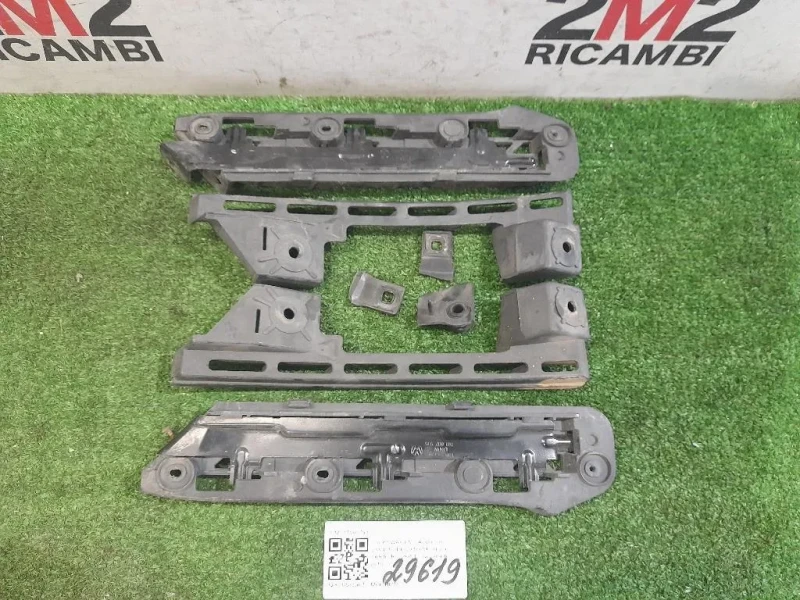 Supporto Spoiler Paraurti POST 1T0807936 Volkswagen Caddy III 2004