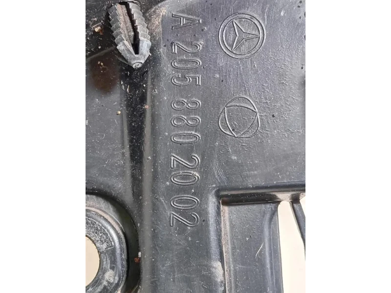 Supporto Spoiler Paraurti POST SX A2058802002 Mercedes Classe C W205 2014