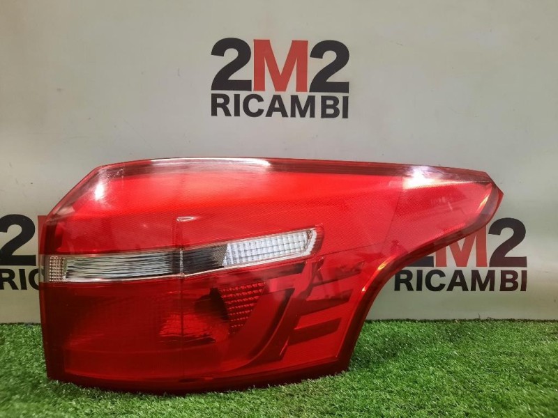 Fanale EST POST DX F1EB13404EA Ford Focus IV SW 2014