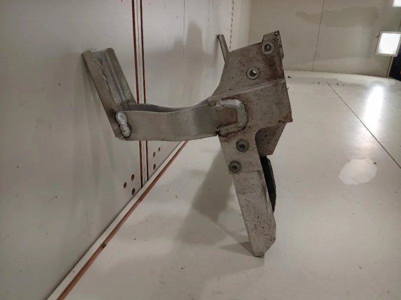 Traversa Paraurti ANT A2466260088 Mercedes Classe A W176 2013