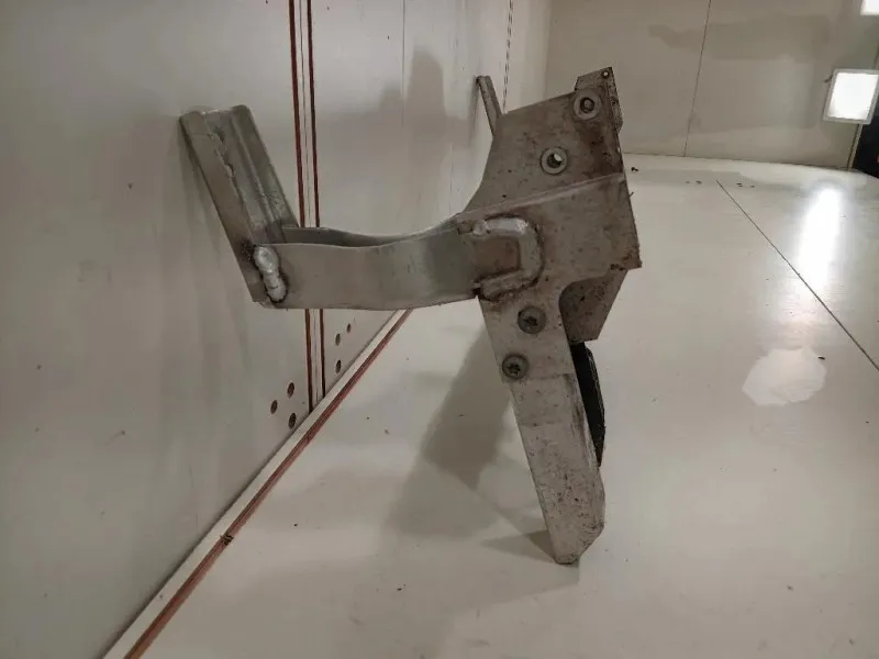 Traversa Paraurti ANT A2466260088 Mercedes Classe A W176 2013