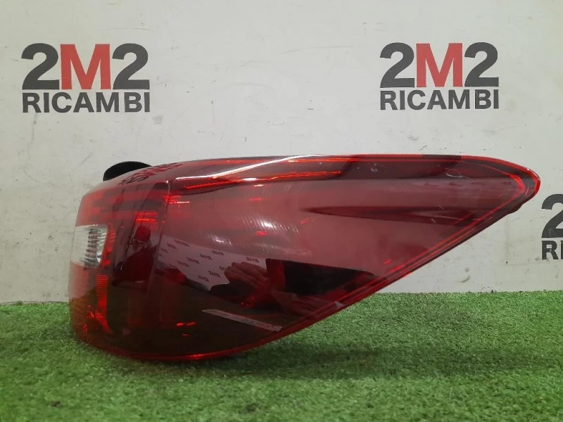 Fanale EST POST DX 9846766680 Opel Grandland X 2017