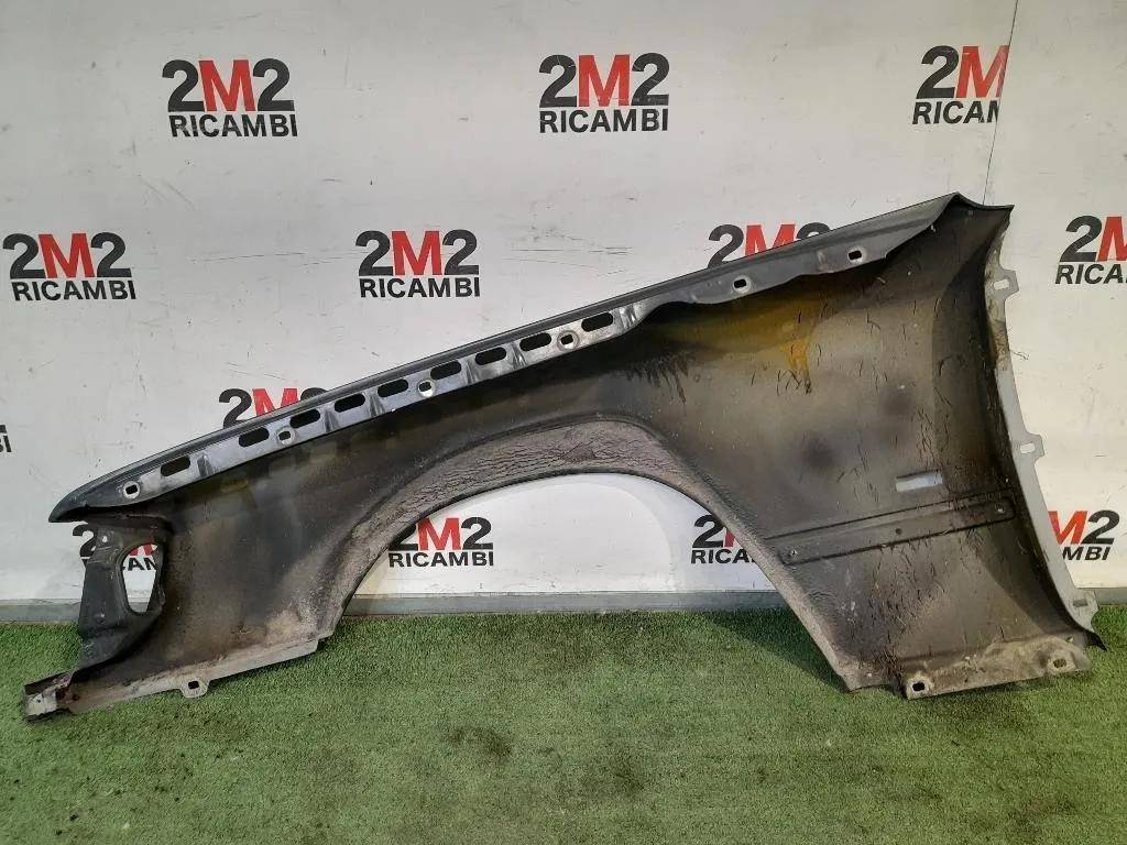 Parafango ANT DX A1248805018 Mercedes Classe E W124 1985