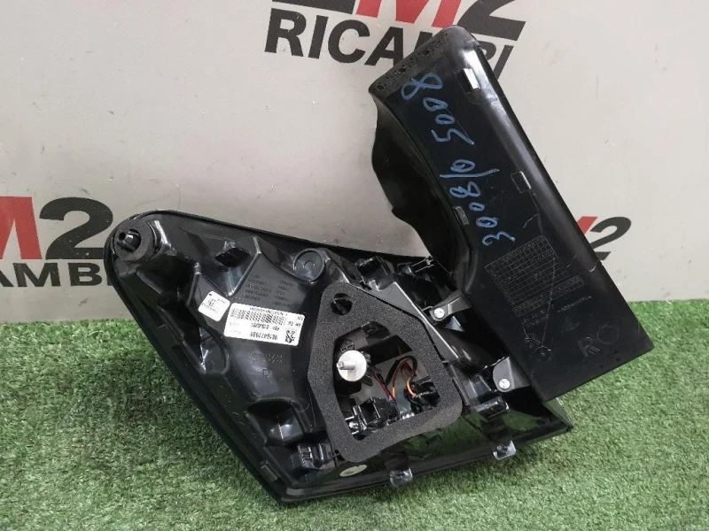 Fanale EST POST DX 9810477080 Peugeot 3008 II 2016