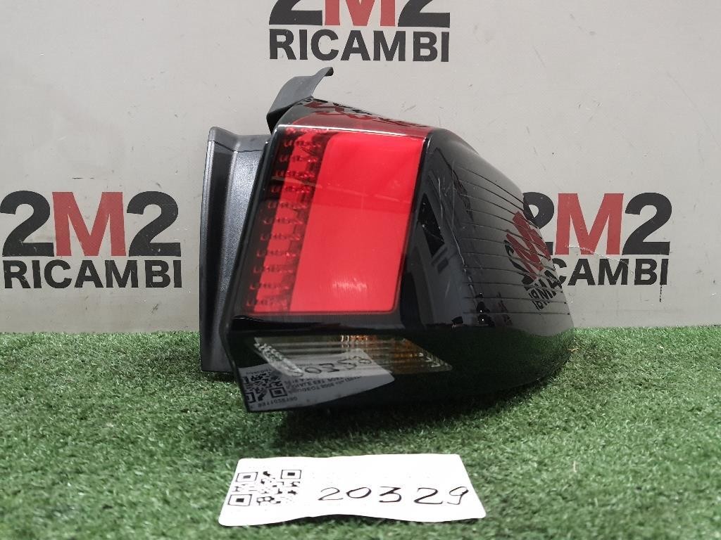 Fanale EST POST DX 9811028180 Peugeot 5008 II 2017
