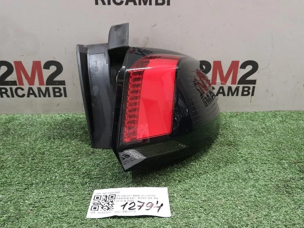 Fanale EST POST DX 9811028180 Peugeot 5008 II 2017