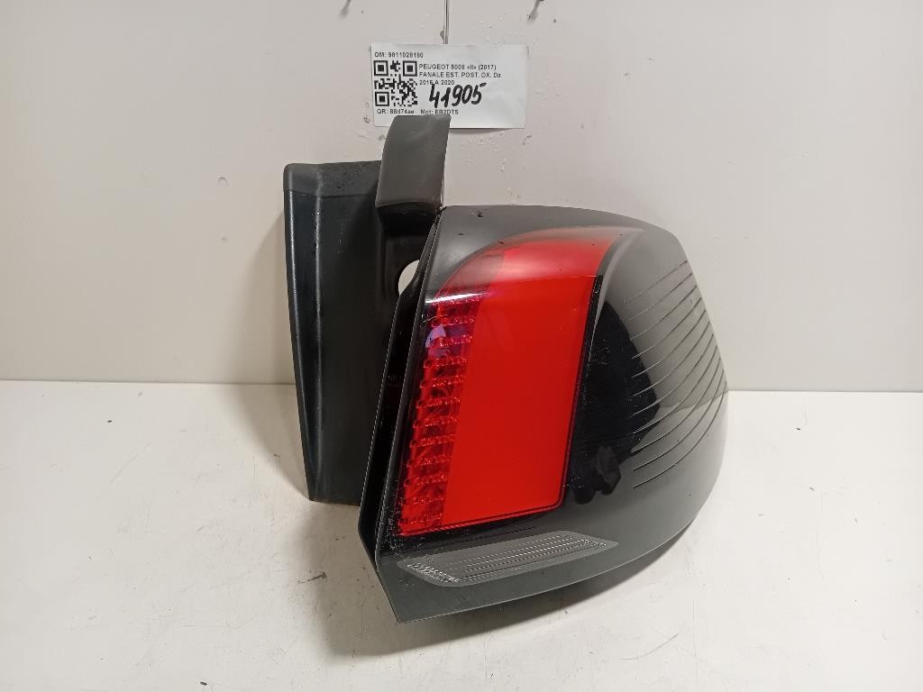 Fanale EST POST DX 9811028180 Peugeot 5008 II 2017