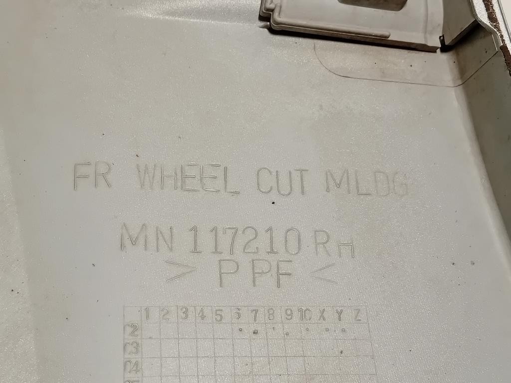 Parafango ANT DX 117210 Mitsubishi Pajero III 2000