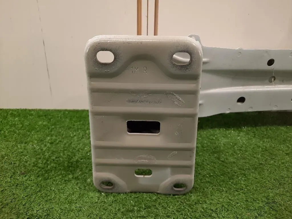 Traversa Paraurti ANT  Suzuki Vitara II 2015