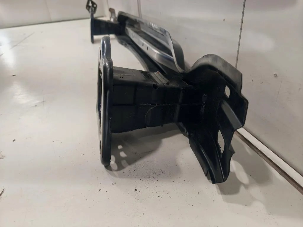 Traversa Paraurti POST 51112990162 Bmw X1 E84 2010