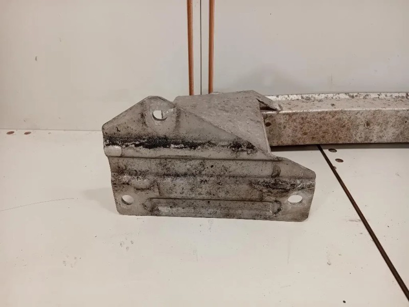 Traversa Paraurti POST 12782112 Chevrolet Orlando 2011