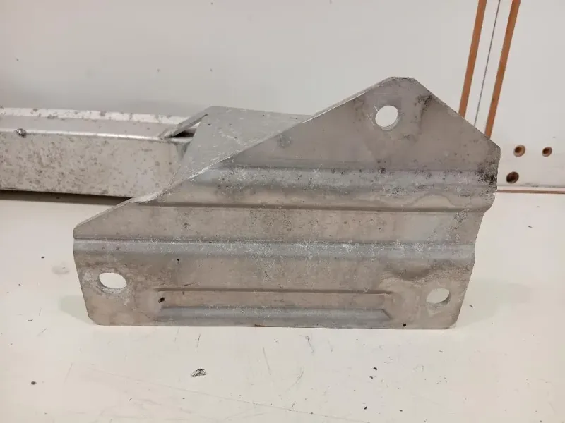 Traversa Paraurti POST 12782112 Chevrolet Orlando 2011