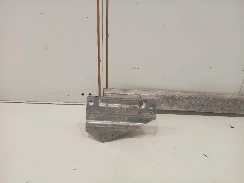 Traversa Paraurti POST 12782112 Chevrolet Orlando 2011