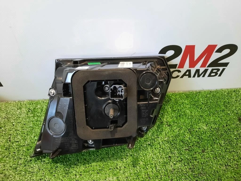 Fanale INT POST SX 9810477880 Peugeot 3008 II 2016