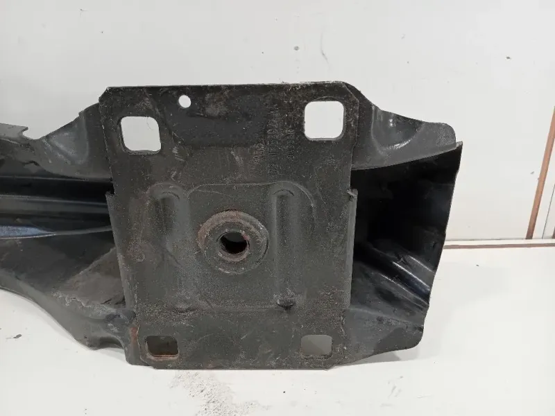 Traversa Paraurti POST CX7317B892 Jaguar XE 2015