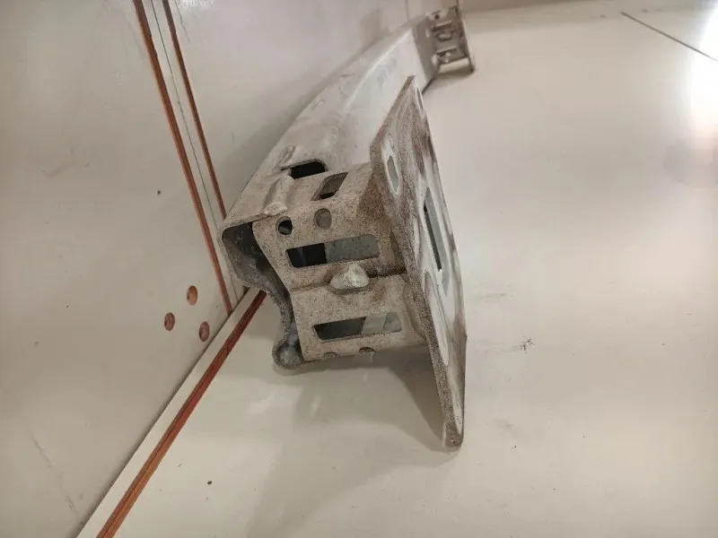 Traversa Paraurti POST LR066891 Land Rover Range Rover Evoque I 2011