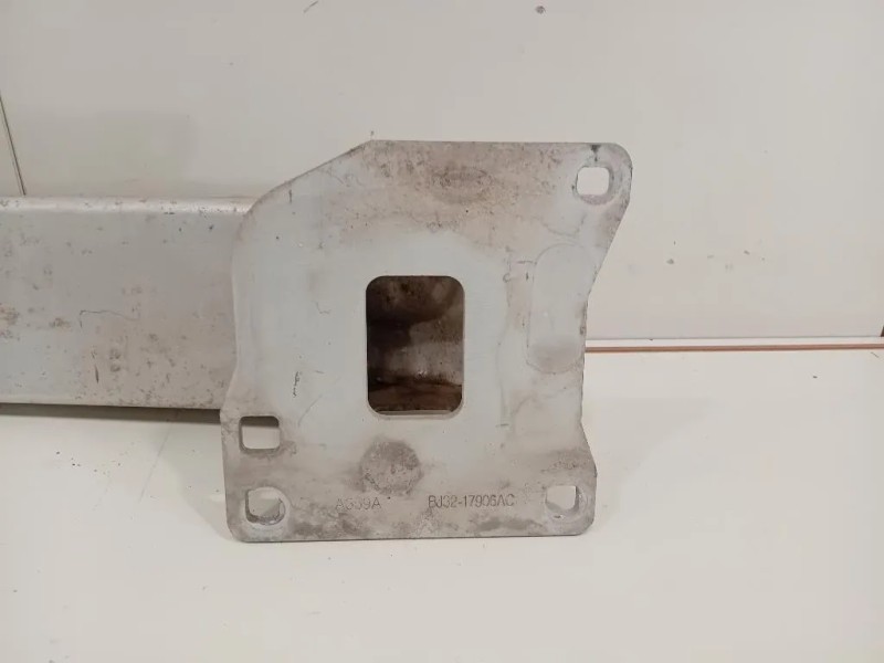 Traversa Paraurti POST EJ32-17906-AC Land Rover Range Rover Evoque I 2011